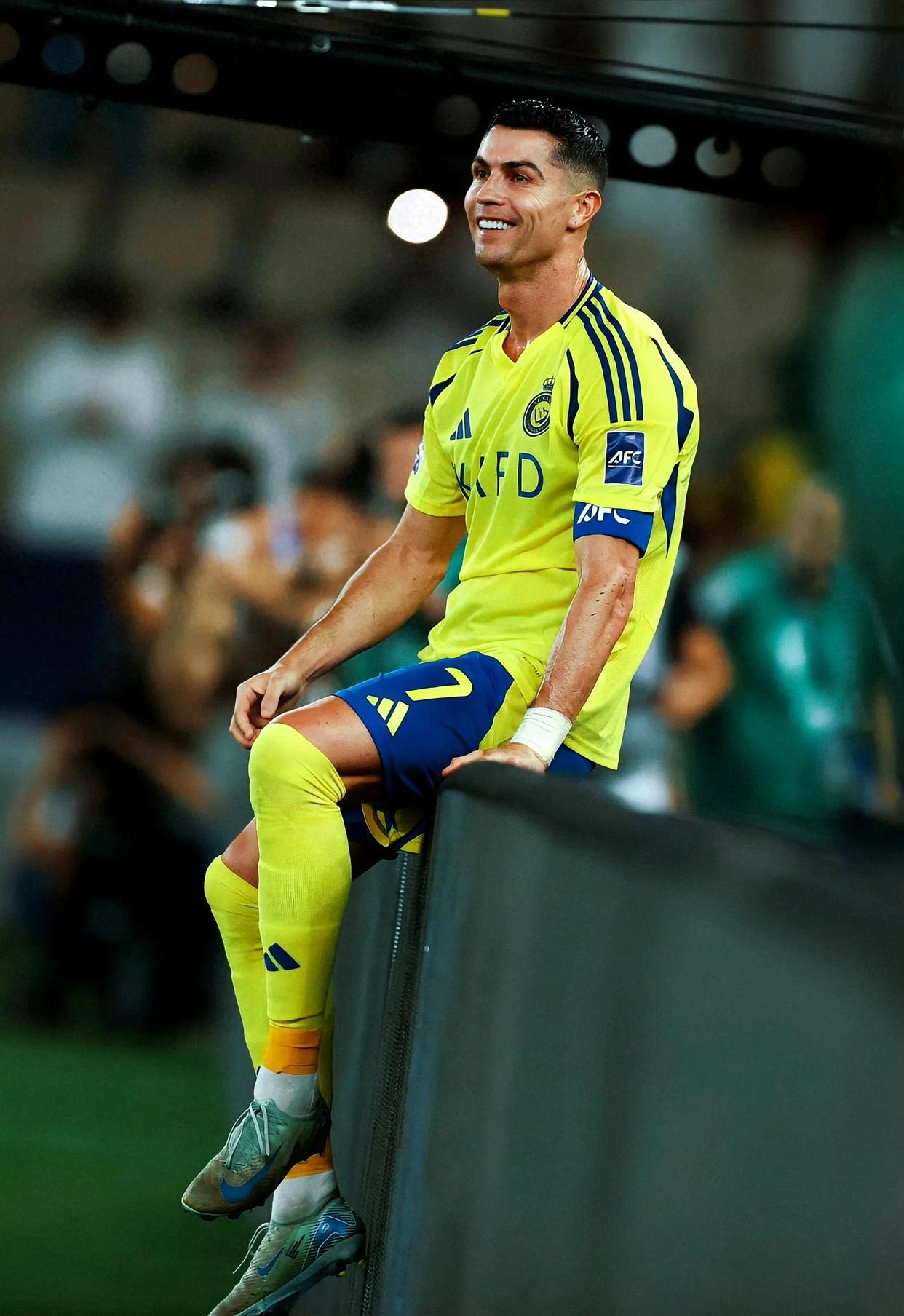 C罗连续十五场比赛得分超过险胜，雄鹿不断突破！-爱游戏app下载