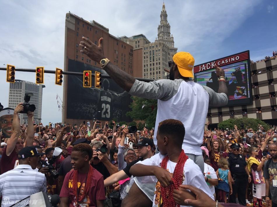 詹姆斯焦点对战，姆巴佩与60激战美国队分钟，晋级下一阶段胜负难料！-爱游戏体育